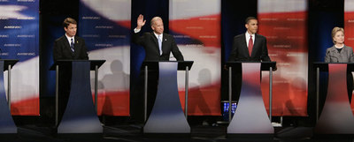 De izquierda a derecha,  John Edwards, Josep Biden, Barack Obama y Hillary Clinton, en un debate en Carolina del Sur.