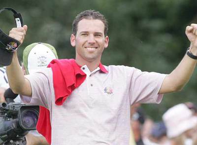Sergio García celebra la victoria de Europa en la Ryder Cup en Dublín, en 2006.