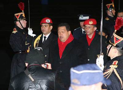 Uribe pone plazo al diálogo de Chávez con las FARC