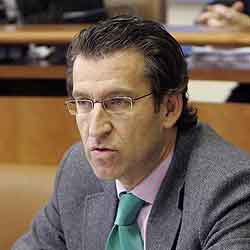 Feijóo, ayer durante su rueda de prensa en el Parlamento.