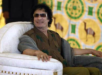 Muammar el Gaddafi, en su jaima.