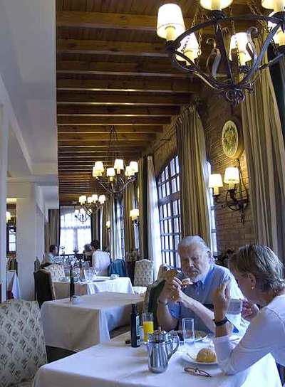 Comedor de desayunos del parador de Calahorra (La Rioja).