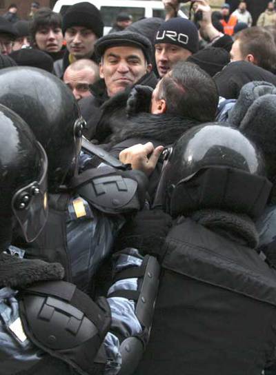 Kaspárov, a prisión por protestar contra Putin