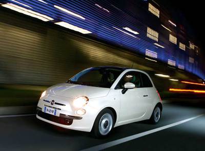 Fiat ha apostado por un  revival  de los años sesenta y setenta, con un 500 robusto y muy personalizado.