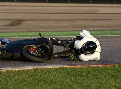 Demostración del  airbag  para motociclistas.