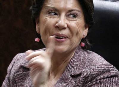 La ministra de Fomento, Magdalena Álvarez, ayer en el Congreso.