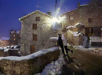 La estación de Cerler, en Huesca (en la foto, una imagen del pueblo), ofrece este invierno nuevas zonas infantiles en la cota 2.000 y en Ampriu.