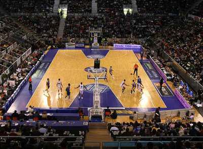 El Estudiantes durante un partido de esta temporada en el Madrid Arena.