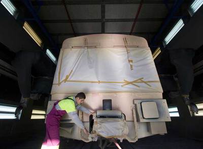 Renfe trata de convertir sus talleres en instalaciones con las últimas tecnologías.