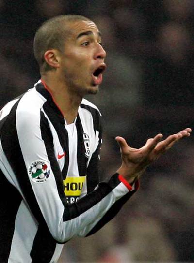 Trezeguet se queja durante un partido con la  Juve. 