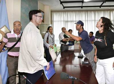  Abertzales  increpan el pasado mes de agosto a un miembro de la gestora de Ondarroa.