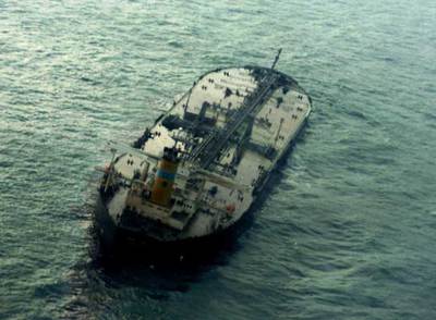El petrolero  Hebei Spirit  tras el siniestro Taean Haean.