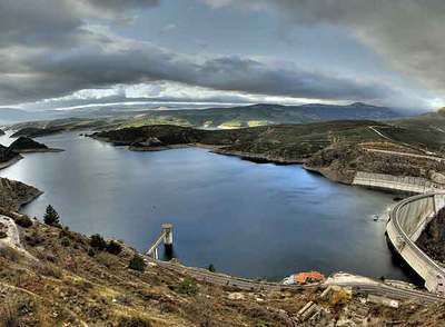 La presa del Atazar, casi llena, en una imagen tomada el pasado viernes.