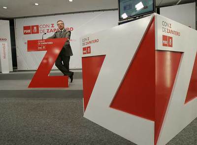 El secretario de Organización del PSOE, José Blanco, en las nuevas instalaciones del partido en Ferraz.