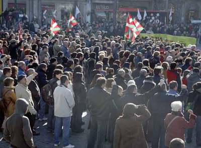 Concentración en Bilbao ayer por el encarcelamiento de miembros de la izquierda  abertzale. 