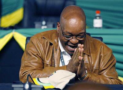 Jacob Zuma, el nuevo presidente del Congreso Nacional Africano, celebra su victoria.