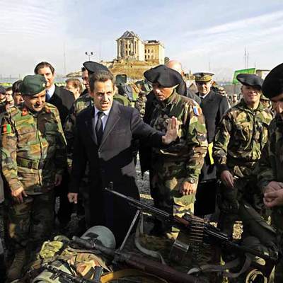 Visita relámpago de Sarkozy a Afganistán