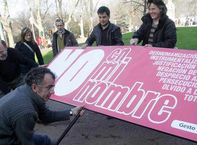 JUNTOS CONTRA ETA CON GESTO POR LA PAZ