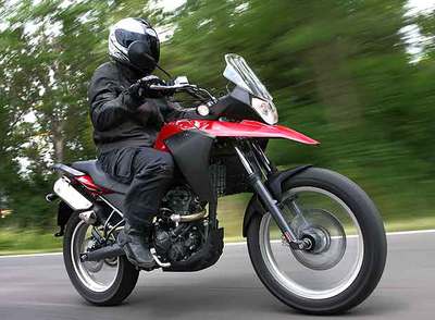 El diseño de la aleta delantera afianza la imagen agresiva de esta Derbi.