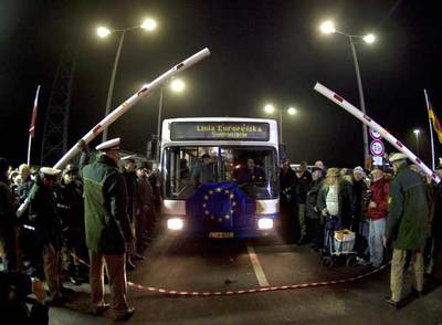 Un autobús público en un control fronterizo entre Alemania y Polonia, el pasado 21 de diciembre.