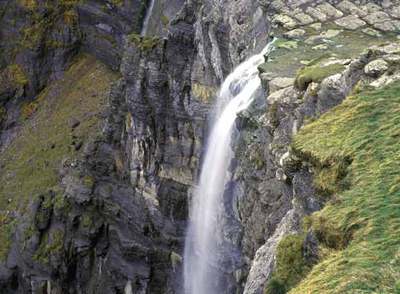 El imponente salto del Nervión, en la provincia de Burgos.