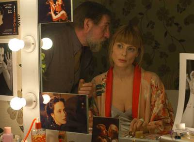 Escena de la película  Oviedo Express,  protagonizada por Aitana Sánchez-Gijón y Maribel Verdú.