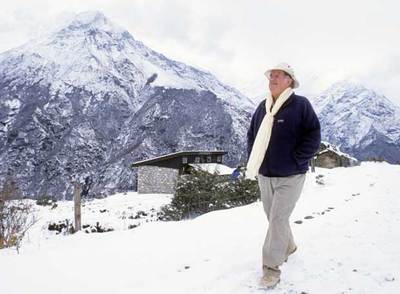 Edmund Hillary en Namche Bazaar, población cercana al Everest, en 1993.