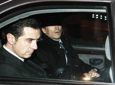 El juez Grande-Marlaska, a la derecha, tras tomar declaración a Portu en la noche del jueves.