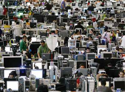 Descargar y compartir ficheros es una de las actividades favoritas de los jóvenes que acuden a megaconcentraciones como Campus Party que se celbra cada año en Valencia.