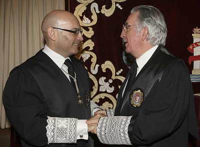 Bermúdez saluda al nuevo teniente fiscal de la Audiencia Nacional, Fernando Burgos.