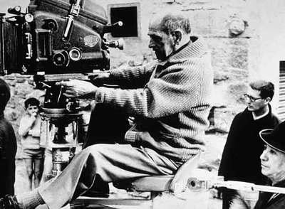 Luis Buñuel, en pleno rodaje de su película  Tristana. 