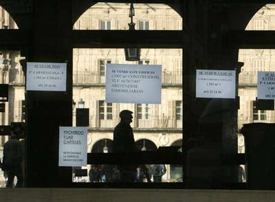 Carteles de venta y alquiler en la ciudad  de Salamanca, capital de una de las provincias que aún se despueblan.