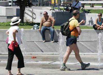 Turistas en una calle de Bilbao.