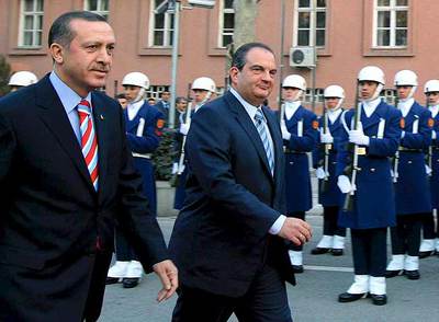 Primera visita a Turquía de un mandatario griego en medio siglo