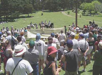 Concentración de madrileños y segovianos en Cercedilla para pedir el parque del Guadarrama.