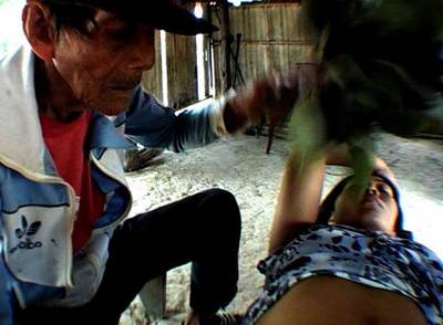 Don Lucio, maestro curandero grabado por Eloi Ysàs en el vídeo  Sierra y Selva, arte chamánico en Perú. 