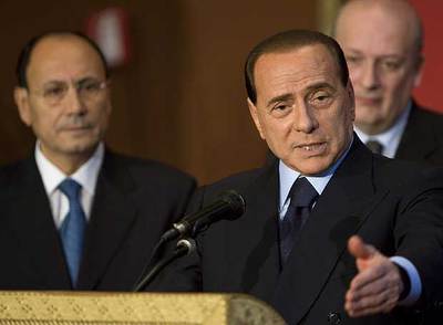 Silvio Berlusconi, líder de la coalición de centro-derecha italiana, ayer en el Senado.