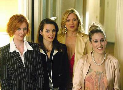 París fue la ciudad elegida por Carrie Bradshaw (Jessica Parker) para caer por fin en brazos de Mister Big (Chris Noth) en el último capítulo de  Sexo en Nueva York,  original serie que hablaba sin tapujos de las relaciones de pareja.