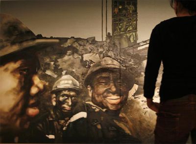 El nuevo arte chino llena Valencia con todo su cinismo y esplendor