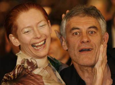 La actriz Tilda Swinton y el director Erick Zonca, antes del estreno de  Julia  en el Festival de Berlín.