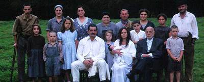 Escena final de  Alumbramiento,  en la que aparecen todos los personajes del corto de Víctor Erice.