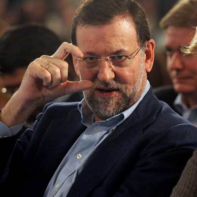 Rajoy hace el gesto de la Plataforma de Apoyo a Zapatero.