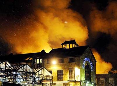 Arde uno de los mercados más populosos de Londres