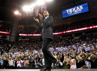 El senador Barack Obama, durante un acto de campaña en el Toyota Center de Houston (Tejas), el martes pasado.