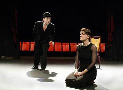 Una imagen de la obra  Al borde de la vida,   cuya versión española se estrena esta semana en Madrid.