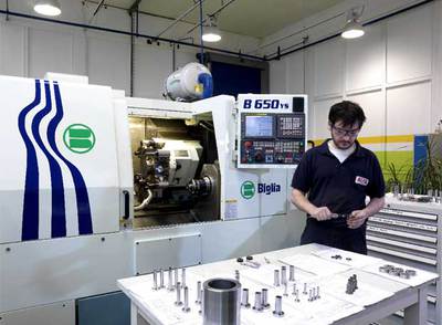 Alfa atravesó serias dificultades a principios de los años noventa. La diversificación de sus líneas de negocio fue la clave de su renacimiento.