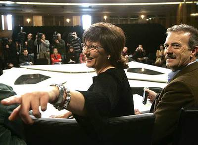 Manuel Campo Vidal, moderador del primer debate entre Zapatero y Rajoy, y Olga Viza, que moderará el próximo.