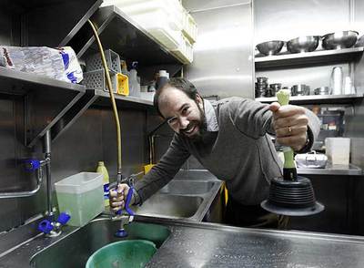 Jaime Rosales, dispuesto a desatascar ideas con su tercera película,  Tiro en la cabeza,  rodada en Las Landas y el País Vasco.