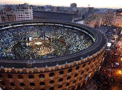 La plaza de Toros de Valencia, con un aforo de 15.000 personas (en tendidos y albero), abarrotada en el mitin de Rajoy.