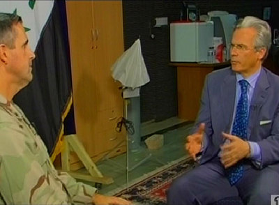 El juez Baltasar Garzón, a la derecha, en un momento del documental  Las tinieblas del poder.  